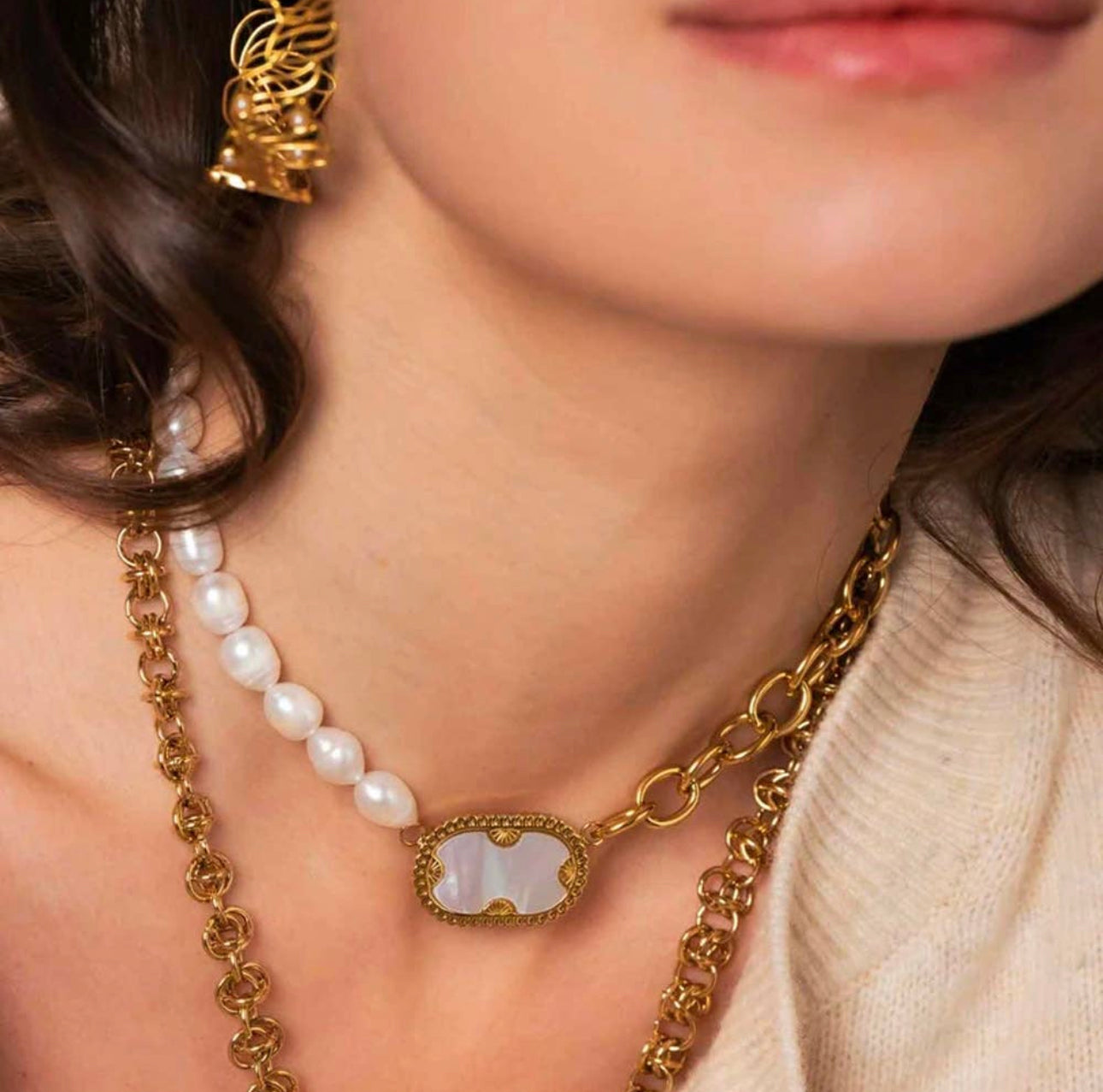 Perlaya, collier asymétrique perles et nacre, vue alternative – OZ’anges