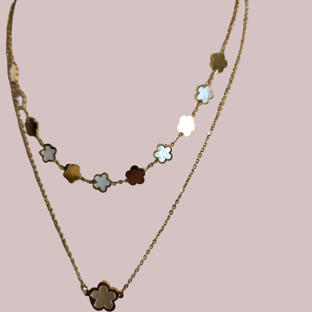 Sohalia, collier double rang doré à trèfles, vue alternative – OZ’anges
